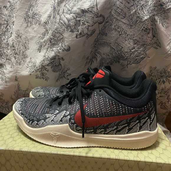 KOBE’S MAMBA RAGE BRIGHT CRIMSON SAILS - Picture 4 of 7